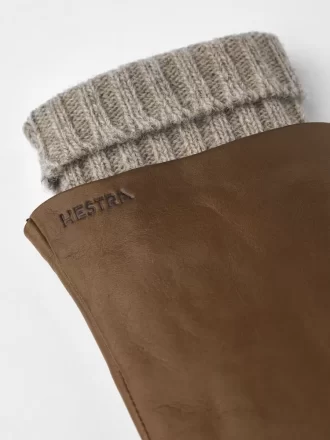 Hestra Megan Lys brun