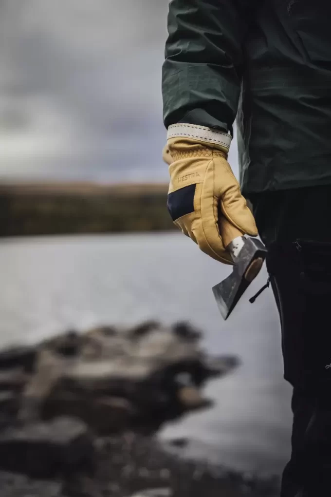 Hestra Njord Navy & naturbrun