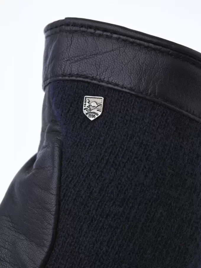 Hestra Saga Black